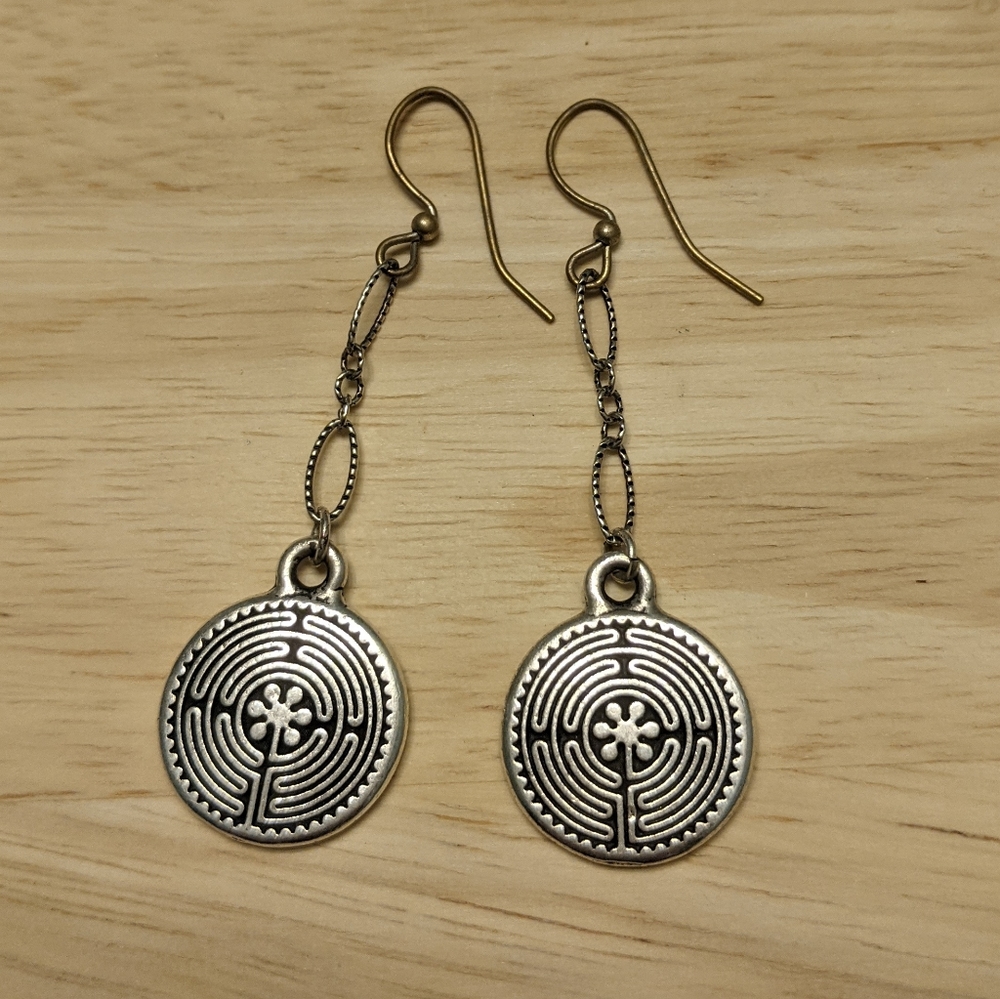 🌸 Silver Labyrinth Earrings